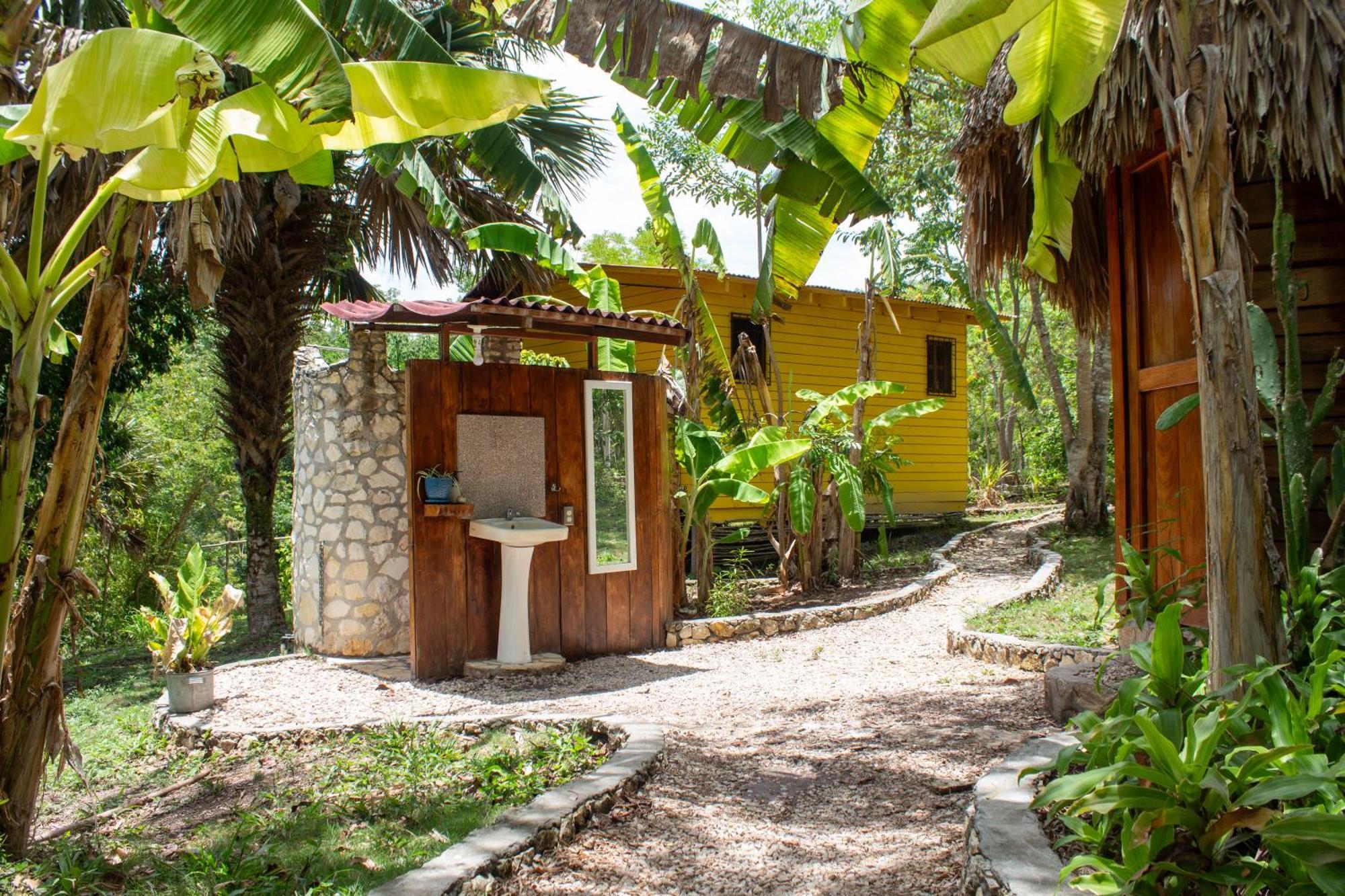 Alice Guesthouse El Remate Εξωτερικό φωτογραφία